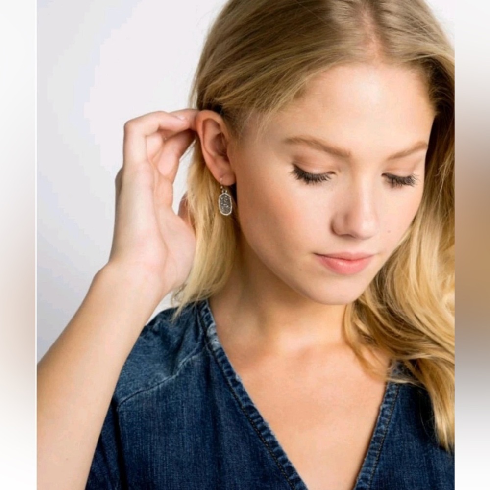 NWT Kendra Scott Gold/Lilac Abalone Lee Earrings